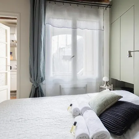 Guestready -- Rustic And Cosy In The 10th Apartment Paris