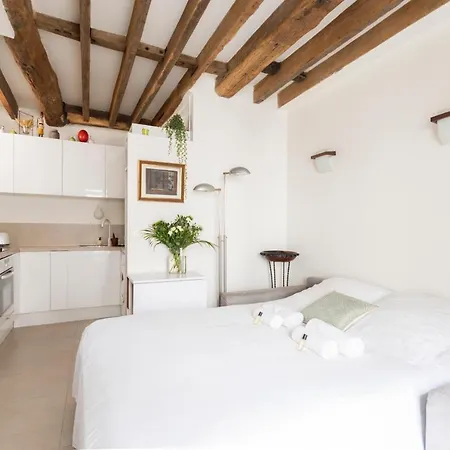 Guestready -- Rustic And Cosy In The 10th * Paris